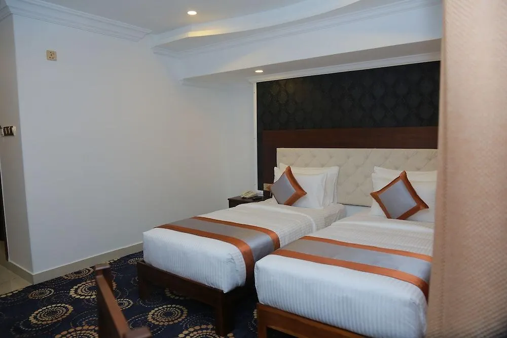 Galaxy Grand Hotel Нувара-Элия