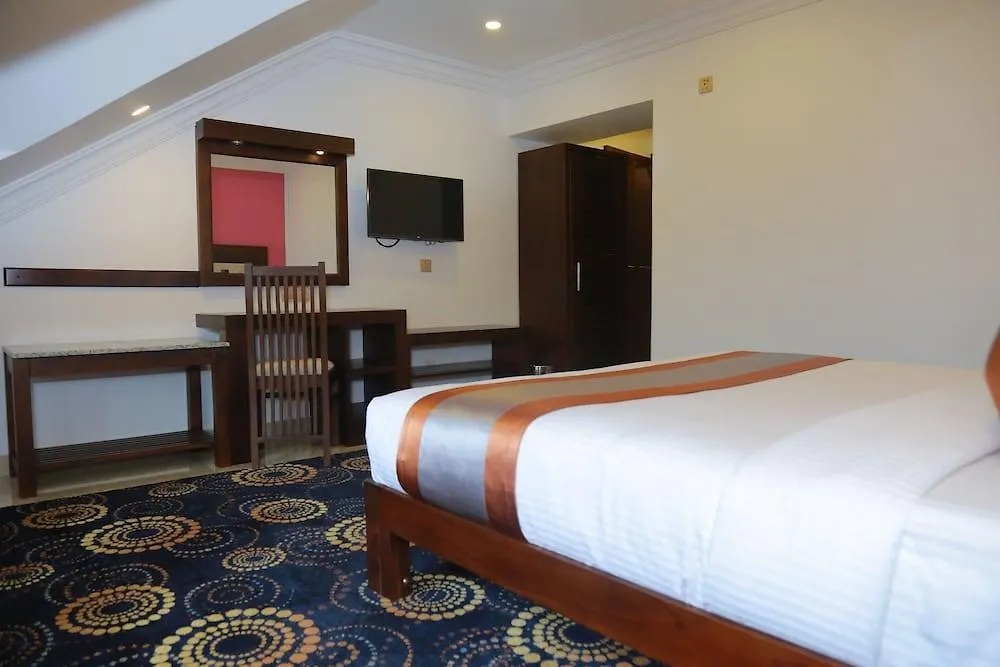 Galaxy Grand Hotel Нувара-Элия