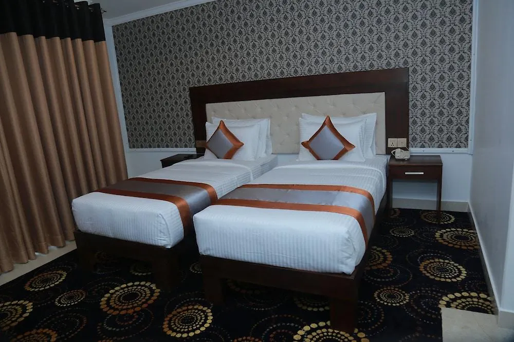 Galaxy Grand Hotel Nuwara Eliya 3*,